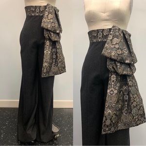 High-waisted Trousers